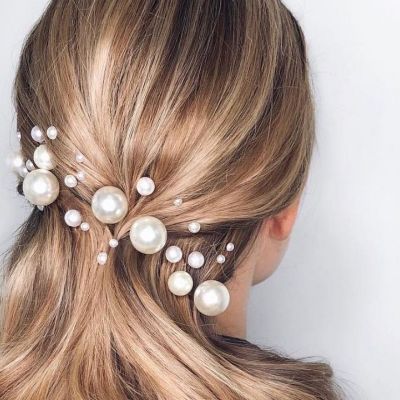 Οι πέρλες είναι super hot τάση ομορφιάς το 2022 – Πώς θα την υιοθετήσεις