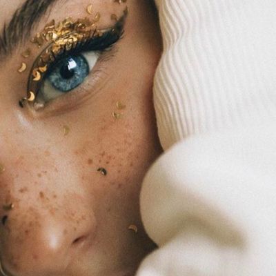 Το glitter στις βλεφαρίδες είναι η νέα τάση - Πώς θα υιοθετήσεις το απόλυτο look