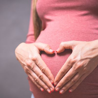 Γιατί η δυσκοιλιότητα είναι πιο συχνή στην εγκυμοσύνη; (vid)