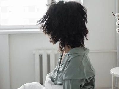 Τι είναι η οστεοπόρωση και πώς επηρεάζει τη ζωή της γυναίκας; (vid)