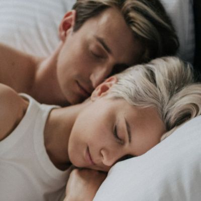 Κοιμάσαι με τον σύντροφό σου; Κι όμως κάνετε τα ίδια όνειρα