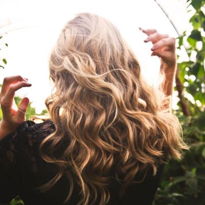 Το λάθος που κάνεις και προκαλείς ψαλίδα στα μαλλιά