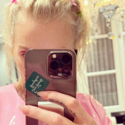 Butterfly hair clips: Το αξεσουάρ μαλλιών που φορούσαμε όλες, επέστρεψε