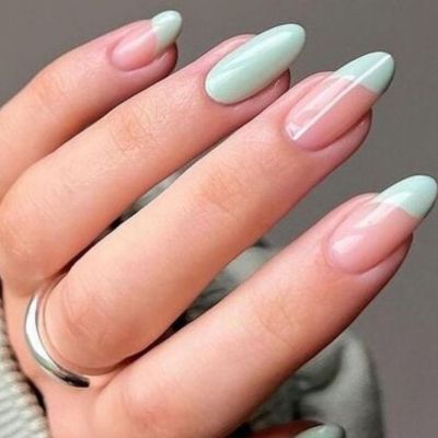 Peanut nails: Το πράσινο του φιστικιού είναι super chic κι έχουμε 10 μανικιούρ για σένα