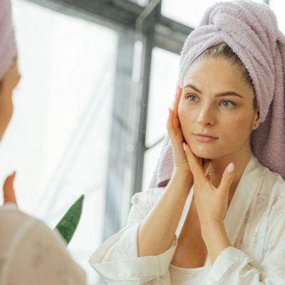 3 λόγοι που το καλοκαίρι δεν εμφανίζεις συχνά σπυράκια