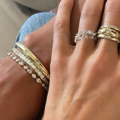 Πώς θα σετάρεις πολλά δαχτυλίδια για να αναβαθμίσεις το σύνολό σου