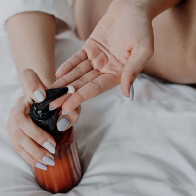 10 μυρωδάτες κρέμες σώματος που θα σε κάνουν να ξεχάσεις το άρωμά σου