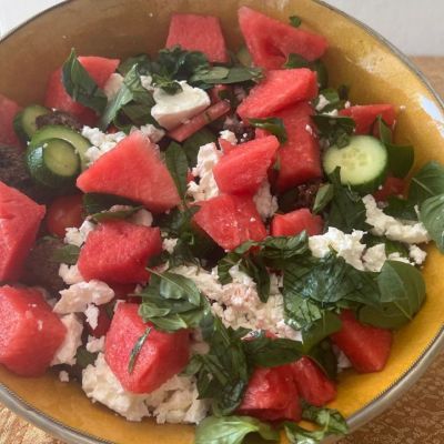 Καλοκαιρινή δροσερή σαλάτα με καρπούζι (Γράφει η Majenco)