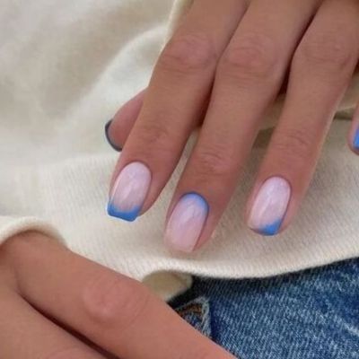 7 μπλε μανικιούρ για να μπεις σε καλοκαιρινό mood