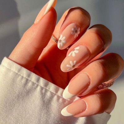 10 nude manicure για να αναδείξεις το μαύρισμά σου