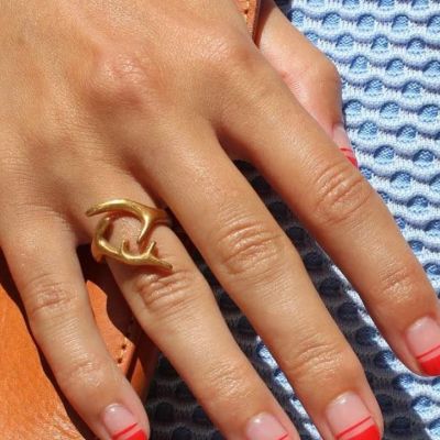 #CoralNails: 10 κοραλλί μανικιούρ για να βάλεις (πολύ) χρώμα στα νύχια σου