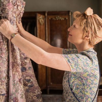 Η νέα ταινία για μία γυναίκα που ερωτεύτηκε ένα παραμυθένιο φόρεμα του οίκου Dior- Ταυτιστήκαμε