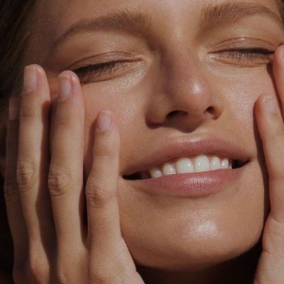 10 ελαφριά αντηλιακά για να νιώθεις σαν να μη φοράς τίποτα