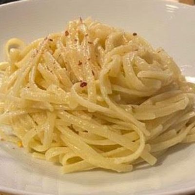 Linguini με βούτυρο είναι η απόλυτη συνταγή και για το καλοκαίρι (Γράφει η Majenco)