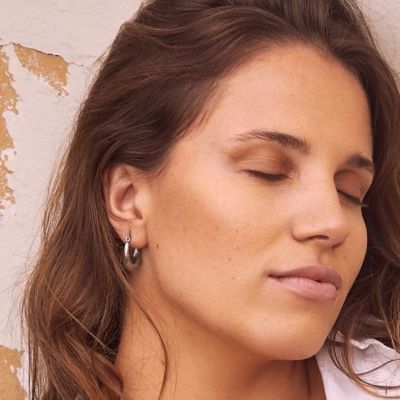 The perfect nude: Tips για να θα διαλέξεις nude κραγιόν τώρα που έχεις μαυρίσει