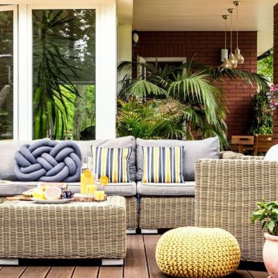 Πώς να καθαρίζεις και να φροντίζεις τα έπιπλα εξωτερικού χώρου καθ' όλη τη διάρκεια του έτους