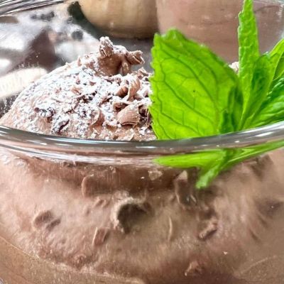 «Μία μους σοκολάτα για να γίνει πιο γλυκιά αυτή η Τετάρτη»; Ναι, παρακαλώ!