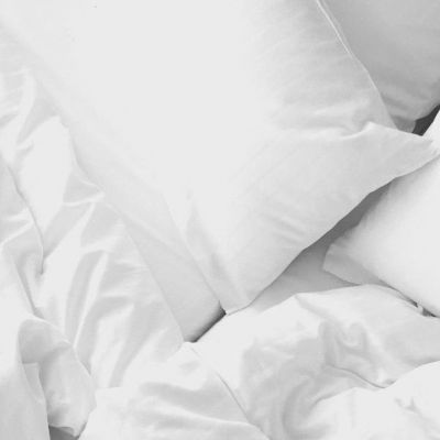 Το μαξιλάρι σου είναι αυτό που στέκεται ανάμεσα σε εσένα και την επιδερμίδα που ονειρεύεσαι