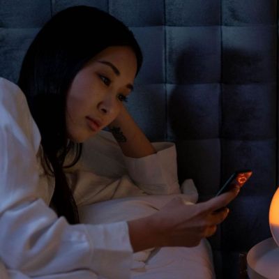 Δεν μπορείς να κοιμηθείς; Το τρικ που θα σε βοηθήσει λέγεται «4-7-8»