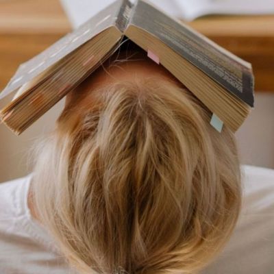 Η τεχνική που θα σε βοηθήσει να απαλύνεις το άγχος σε δευτερόλεπτα