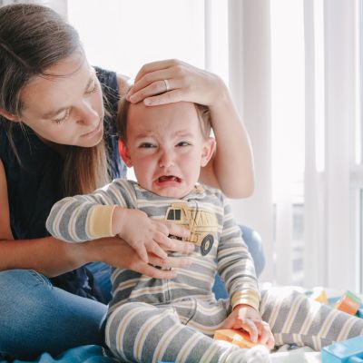 Γιατί το παιδί κάνει σκηνή μόνο μπροστά στον έναν γονιό