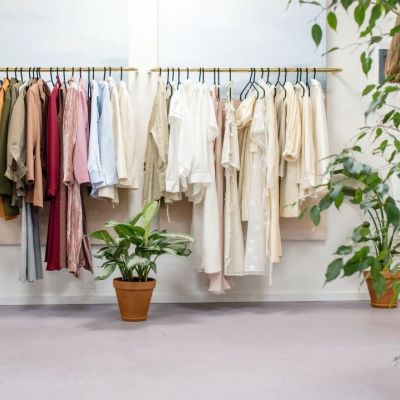 Η εφημερίδα και άλλα tips για να μη μυρίζουν άσχημα τα ρούχα