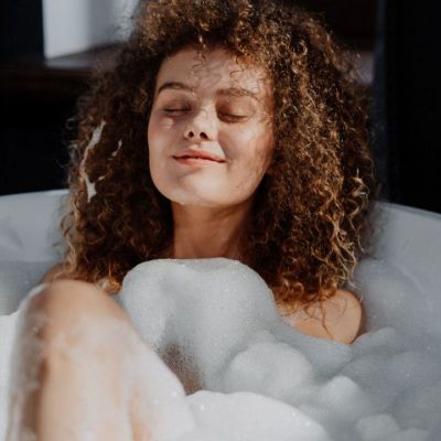 10 μυρωδάτα αφρόλουτρα για ονειρεμένο Κυριακάτικο beauty cocooning