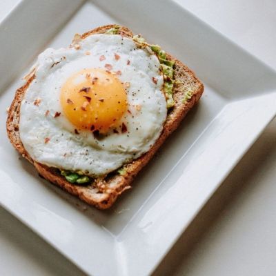 Κανένα ντελίβερι:4 πιάτα για φτιάξουμε με αυγά, γάλα και ψωμί