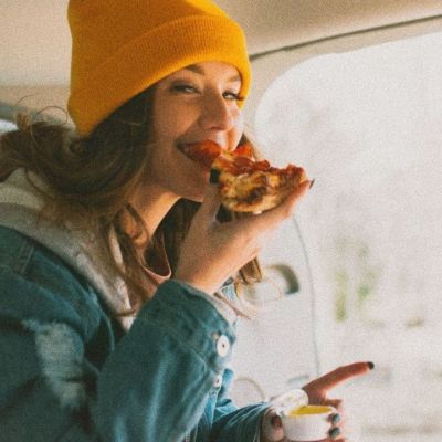 Έρευνα: Γιατί όταν κάνει κρύο λαχταράς μόνο παχυντικά φαγητά;