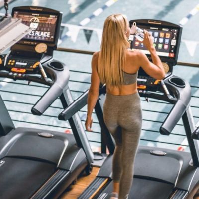 3 tips για να μην βαριέσαι να κάνεις διάδρομο στο γυμναστήριο