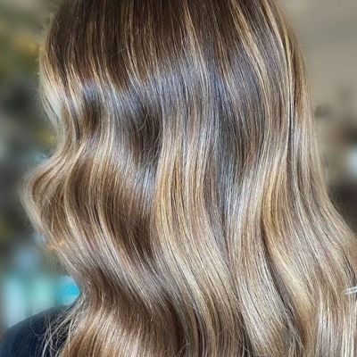 Το απόλυτο καστανόξανθο του 2023 που ταιριάζει σε όλες