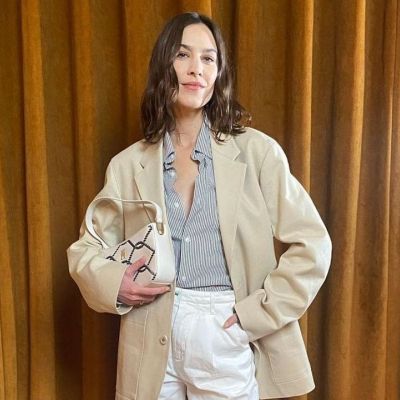 Άσπρο παντελόνι: Πώς να το φορέσεις από τώρα στο γραφείο