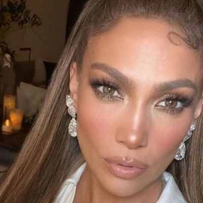 Τα 90s επιστρέφουν στο μακιγιάζ με τα «παγωμένα» χείλη στο προσκήνιο