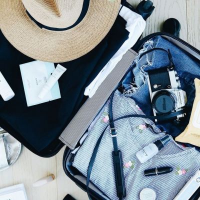 «Έξυπνα» προϊόντα που θα κάνουν τη βαλίτσα του Πάσχα πιο ελαφριά