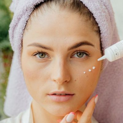 7 κρέμες ματιών που θα σε κάνουν να πεις bye bye στους μαύρους κύκλους