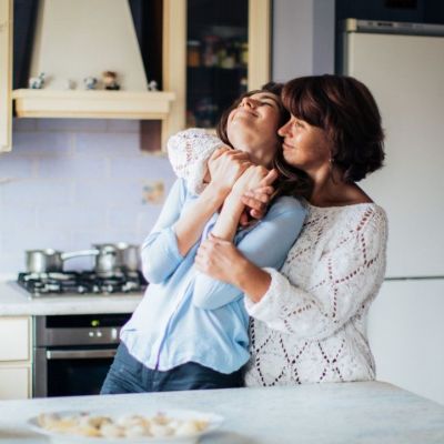 Γιορτή της Μητέρας: Οι classic ατάκες της Ελληνίδας μάνας και η... αποκρυπτογράφησή τους