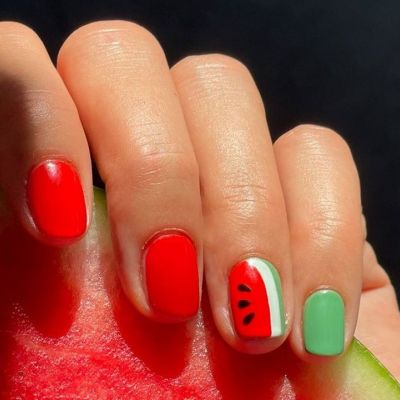 Watermelon nails: Mε ένα καρπούζι στα χέρια σου