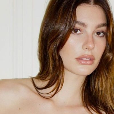 Λέρωσες με foundation τα ρούχα σου; Αυτός είναι ο πιο εύκολος τρόπος για να το αφαιρέσεις