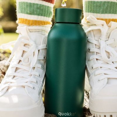 Πώς να καθαρίσεις τα λευκά σου sneakers για να μην χρειαστεί να αγοράσεις καινούργια