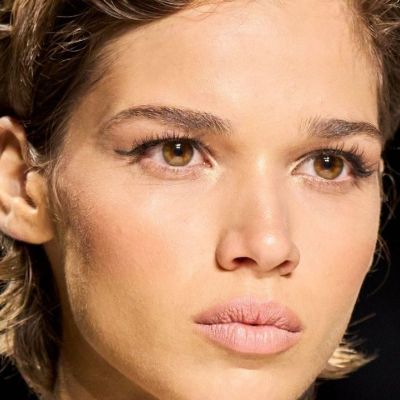 4 beauty hacks που υπόσχονται λαμπερή επιδερμίδα και ήρθε η στιγμή να τα γνωρίσεις