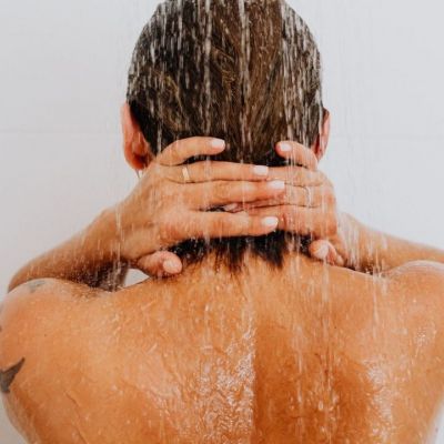 Τα μεγάλα λάθη που γίνονται στο ντους έγιναν viral στο TikTok