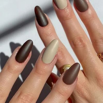Coffee manicure! Το καφέ είναι το «νέο κόκκινο» του φθινοπώρου