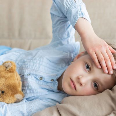 Παιδικό κρυολόγημα και γρίπη: Συμπτώματα, μετάδοση, αντιμετώπιση