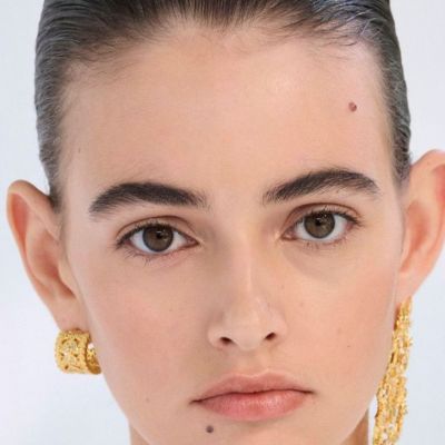 Ξύπνησες με πρησμένο πρόσωπο; 3 tips για να το αντιμετωπίσεις