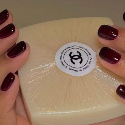 Black Cherry Manicure! Αυτή η απόχρωση ταιριάζει τέλεια σε κοντά νύχια