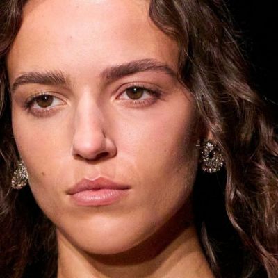 7 καθαριστικά σε gel υφή που αφαιρούν το μακιγιάζ και τους ρύπους από την επιδερμίδα