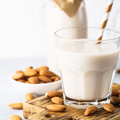 Γάλα αμυγδάλου: Πλούσιο σε βιταμίνη Ε και με μόλις 37 θερμίδες ανά φλιτζάνι