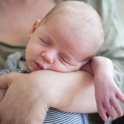 Λευκοί ήχοι και ύπνος: Βοηθάει τα βρέφη και τα μικρά παιδιά να κοιμηθούν;