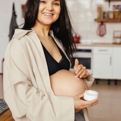 Εγκυμοσύνη: Διατροφικές συμβουλές από τους ειδικούς για υγιές δέρμα