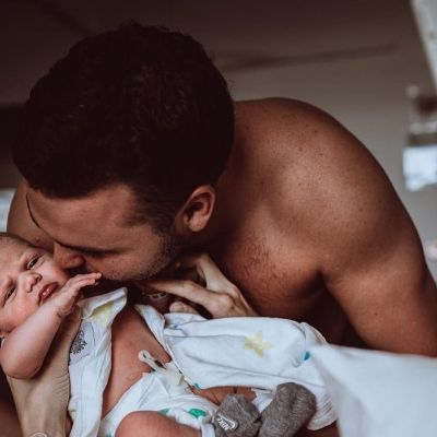 Δέκα φωτογραφίες τοκετού από μία βραβευμένη φωτογράφο